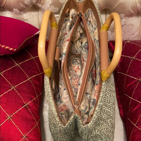 Hand Bag. - Picture 4 of 5